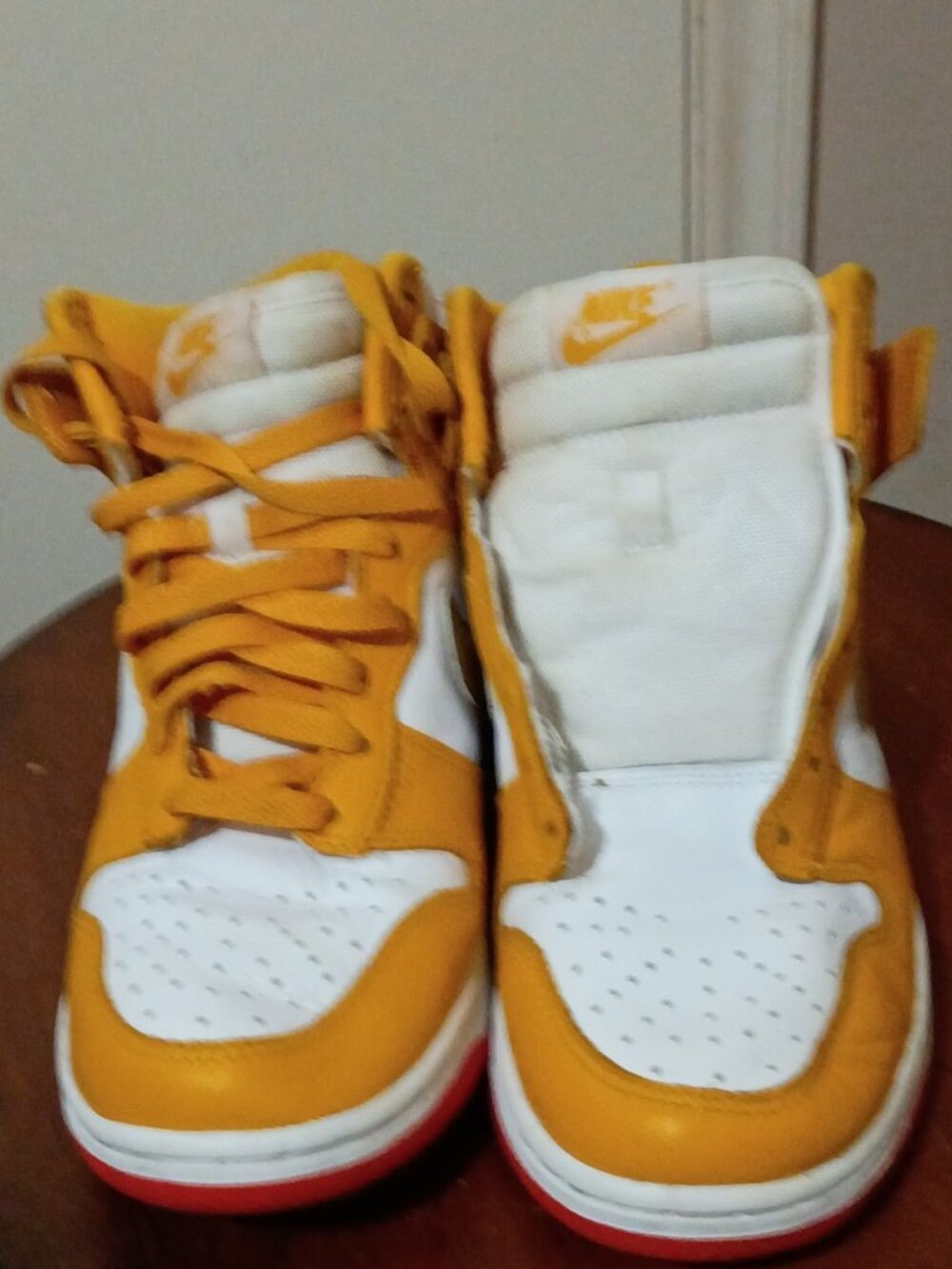 Nike Dunk High Women's Shoes University Gold Metallic Gold Size 7 DQ4691 700 - Picture 4 of 14